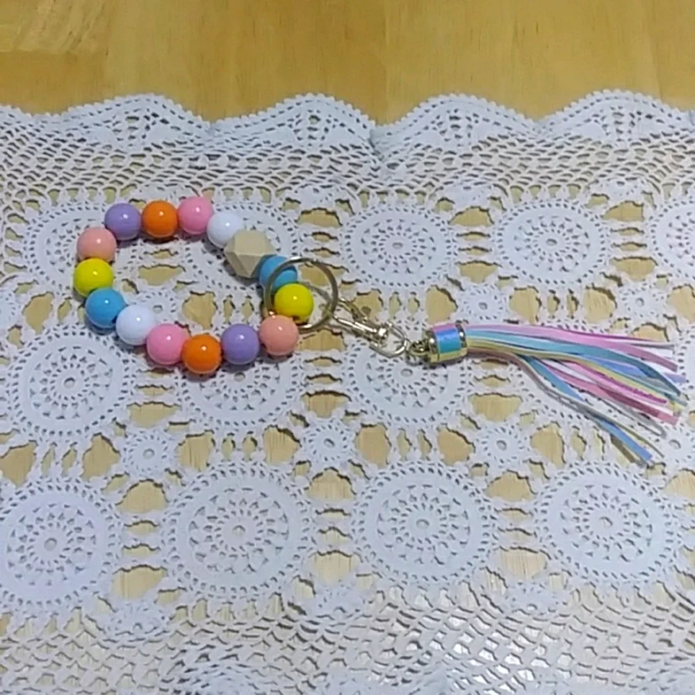 Cute clunky stretch bracelet keyring with tassel